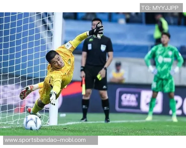 北京国安门将侯森荣膺中超11月最佳守门员称号